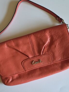 ♥️👛Coach Coral-Orange Leather Wristlet/ Shoulder Bag